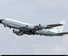 Британский разведывательный самолёт RC-135W замечен у границы РФ