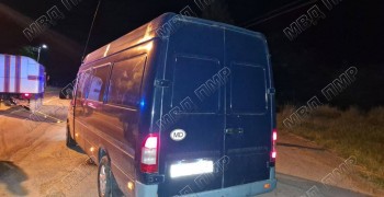 Ночной экшн в Григориополе: пьяный водитель устроил гонки на микроавтобусе и пытался скрыться от полиции