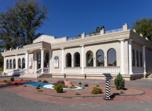 Выставочный зал в Екатерининском парке в Тирасполе
