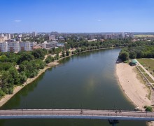 Городская набережная в центре Тирасполя