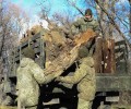 Военнослужащие Минобороны помогают жителям и школам с дровами и полевыми кухнями