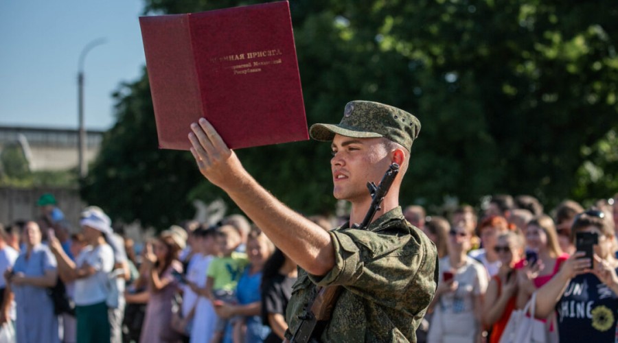 Призывники Тирасполького гарнизона приняли присягу